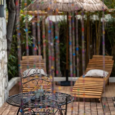 Terrasse La Roulotte Du Tzigane Mandara Antibes *