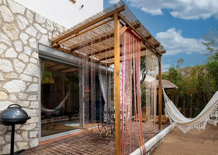 Terrasse La Roulotte Du Tzigane Mandara Antibes Appartement